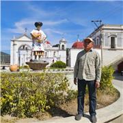 Profesor de español, soy hablante nativo del español de Mèxico. tengo 28 años de experiencia en la enseñanza del español